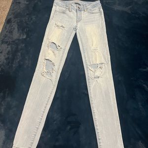 American Eagle Outfitters Super Super Stretch Distressed Jeans. Size 00.